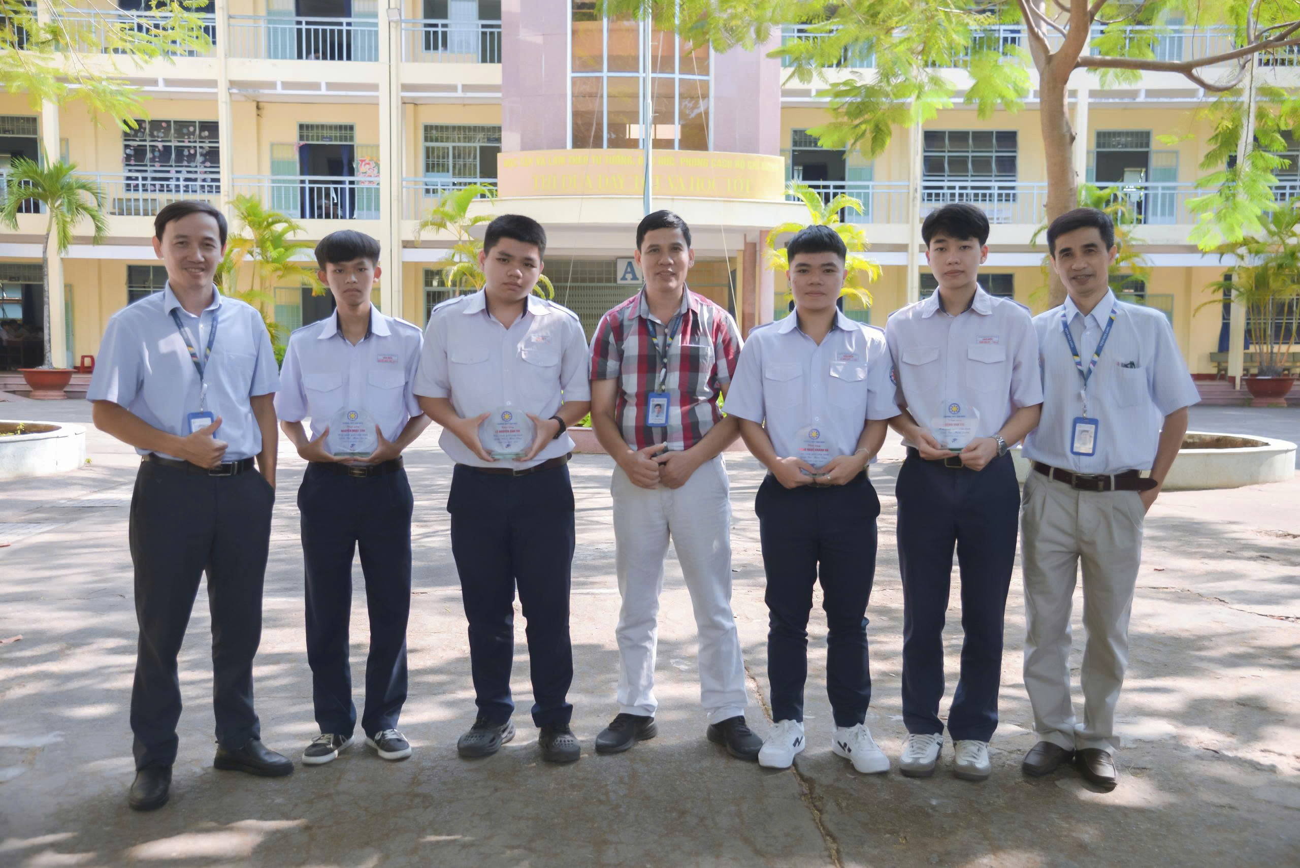 THPT Văn Hiến ghi dấu ấn với 30 giải tại kỳ thi học sinh giỏi cấp tỉnh năm học 2025–2026.